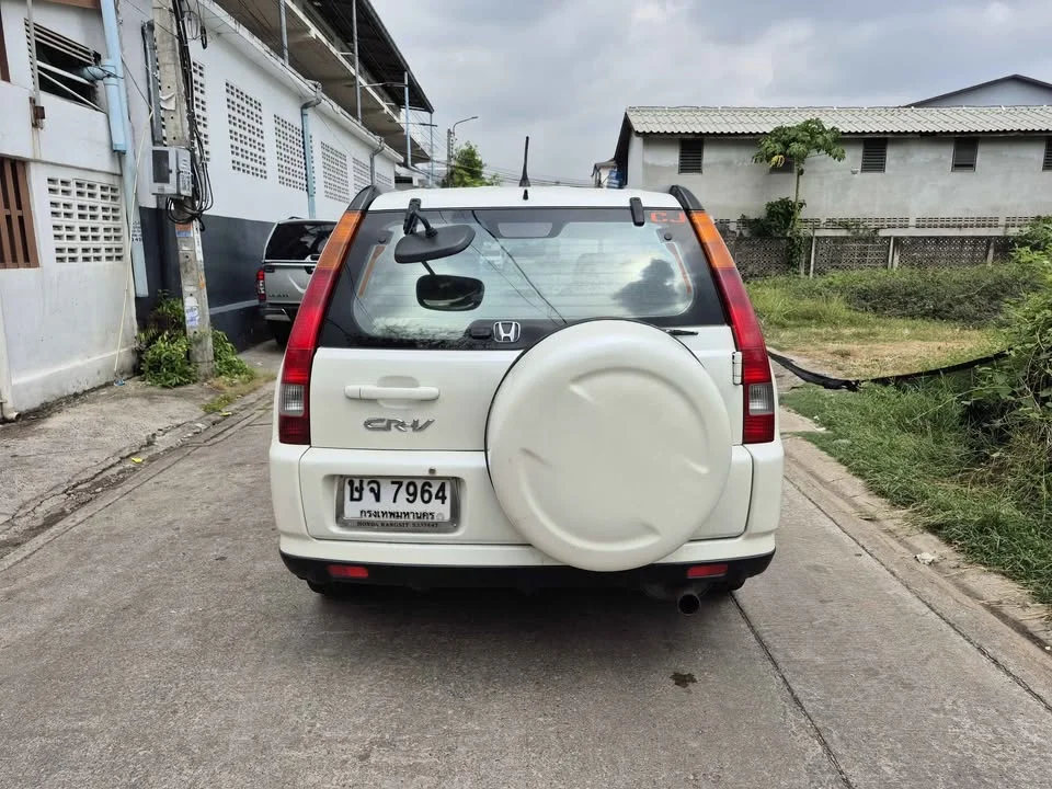 2003 Honda CR-V II 3