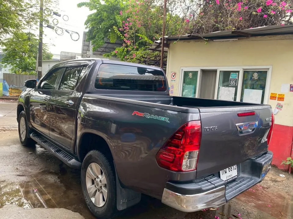 2020 Toyota Hilux VIII 2