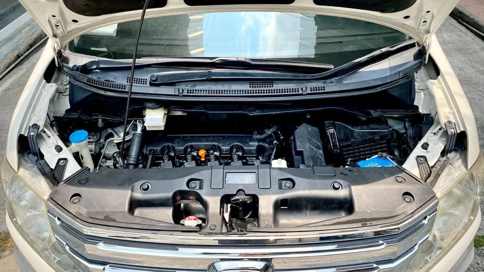 2012 Honda Stepwgn IV 2