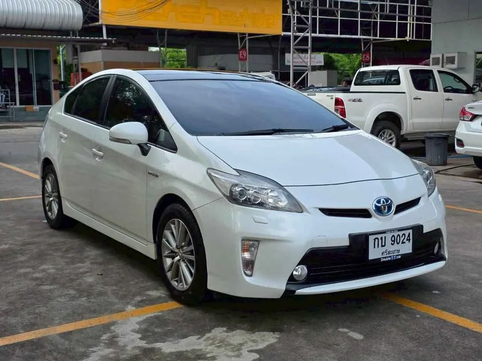 2012 Toyota Prius III 3