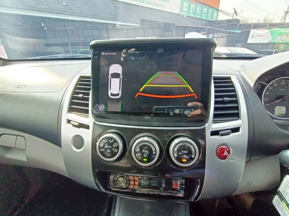 2013 Mitsubishi Pajero Sport II 2