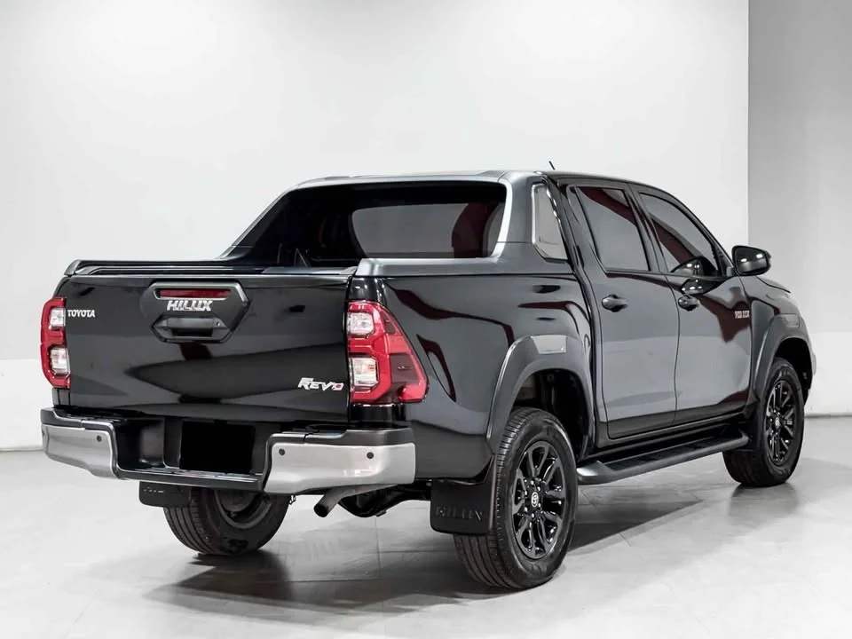 2020 Toyota Hilux VIII 2