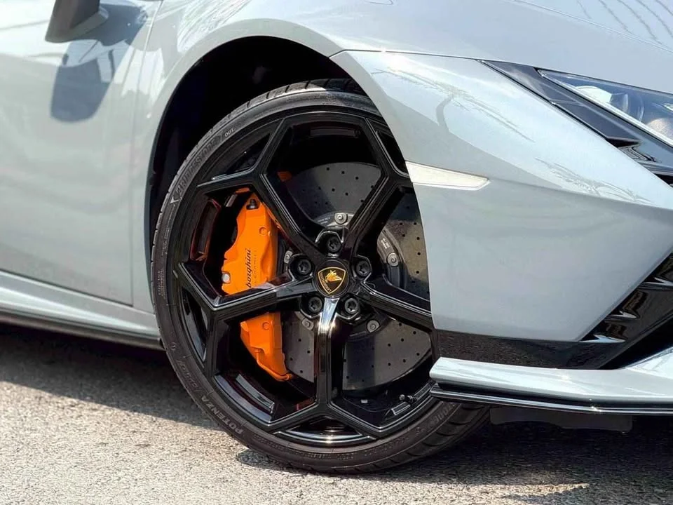 2023 Lamborghini Huracan 2