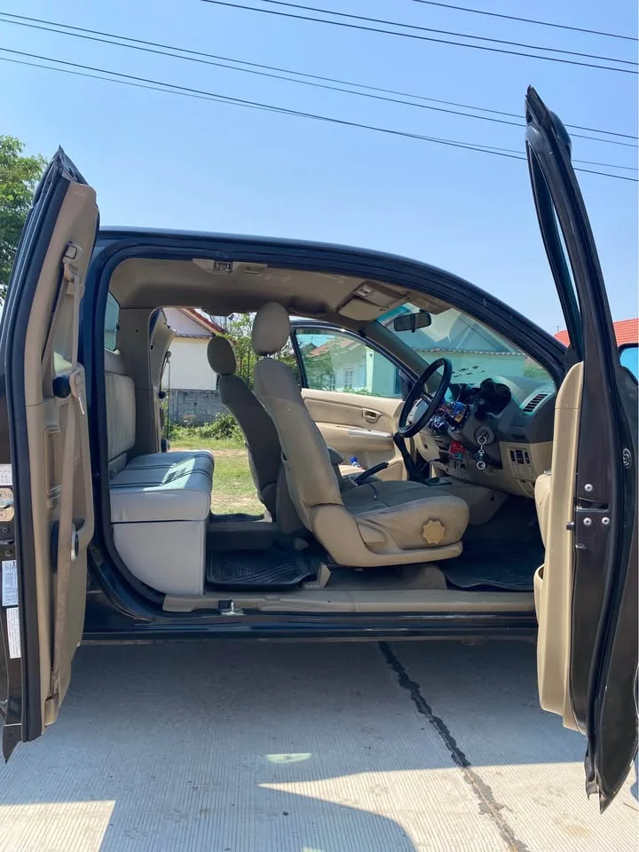 2012 Toyota Hilux VII 2