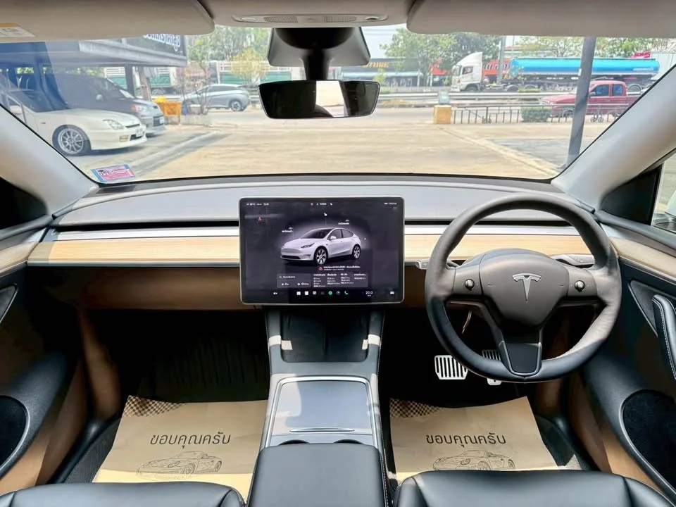 2023 Tesla Model Y 3