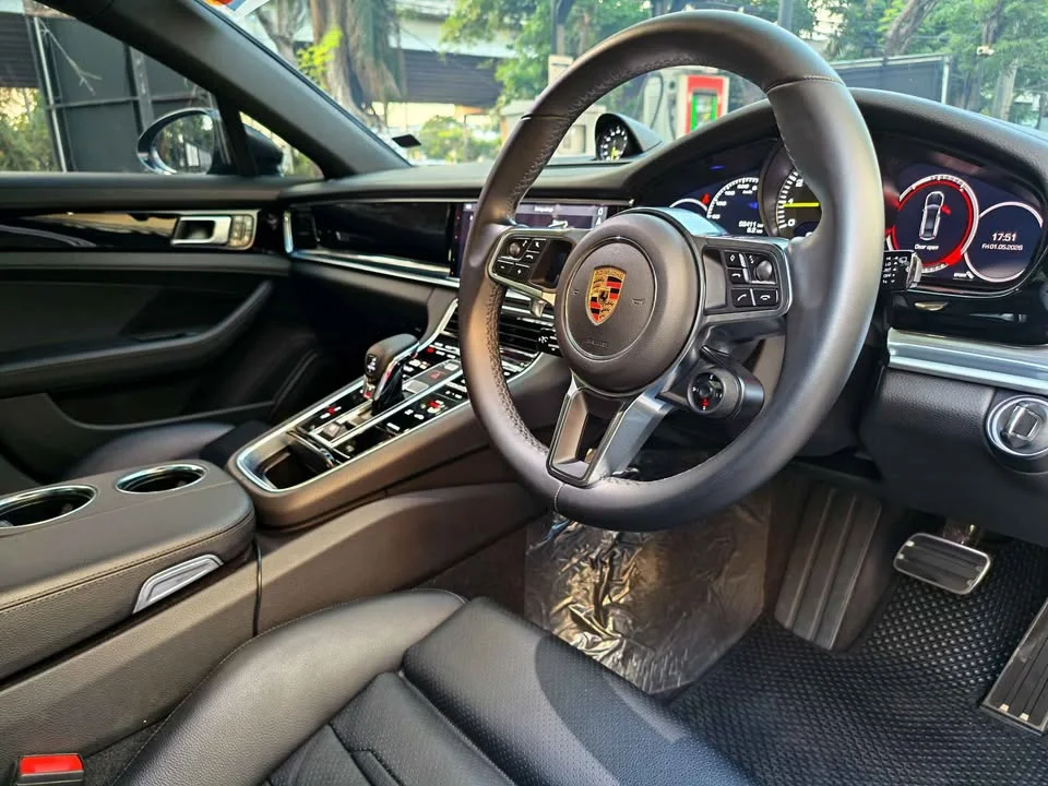2019 Porsche Panamera II 3