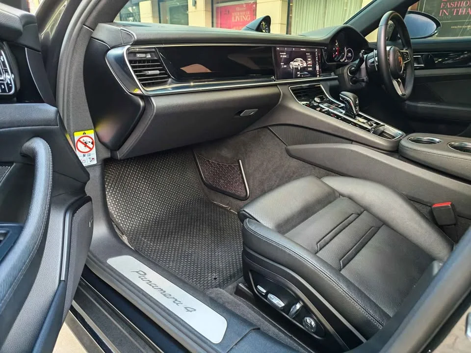 2019 Porsche Panamera II 2