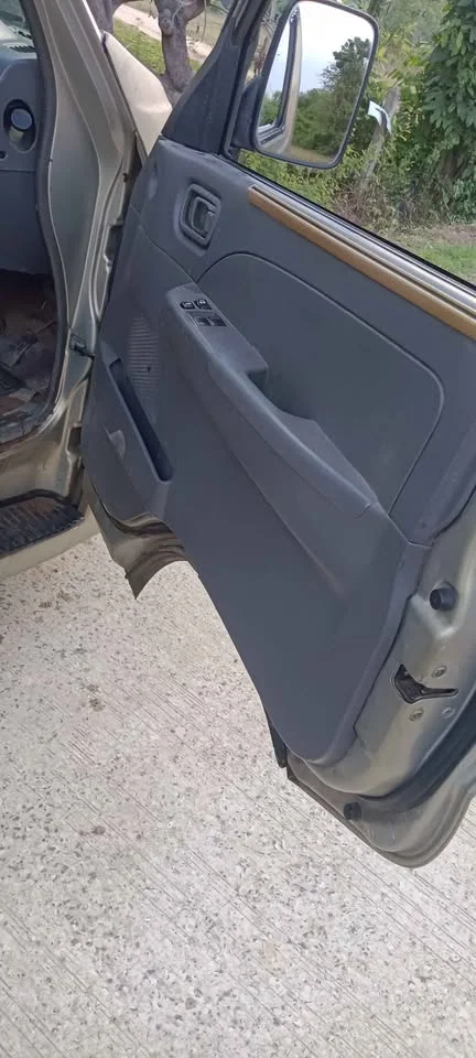 2005 Nissan Urvan V (E25) 3