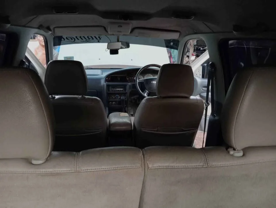 2005 Ford Everest I 3