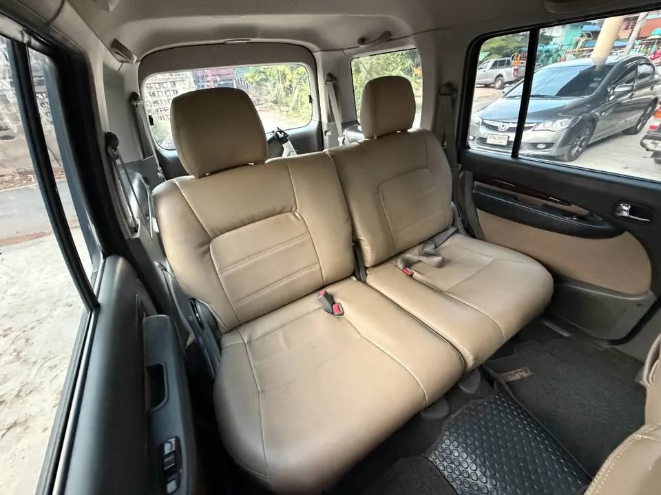 2005 Ford Everest I 3