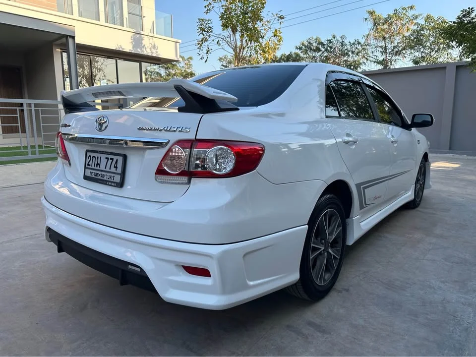 2013 Toyota Corolla Altis X (E140) 2