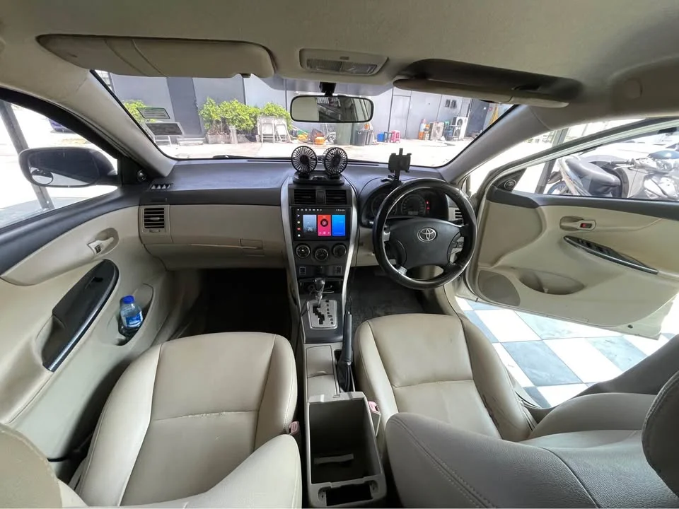 2010 Toyota Corolla Altis X (E140) 3