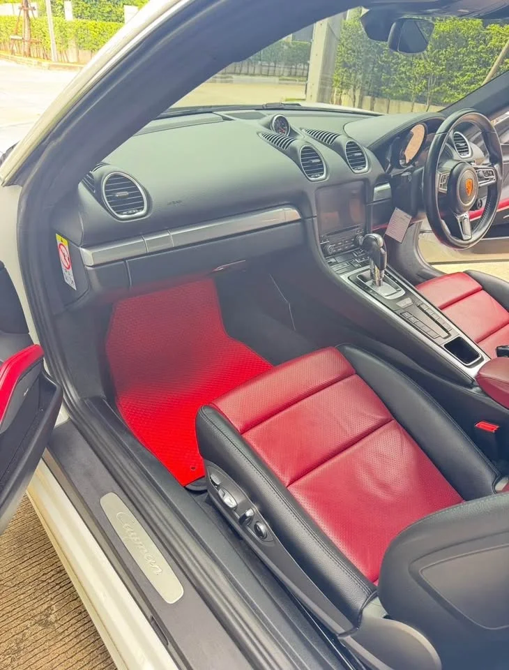 2018 Porsche 718 Boxster and Cayman IV 3