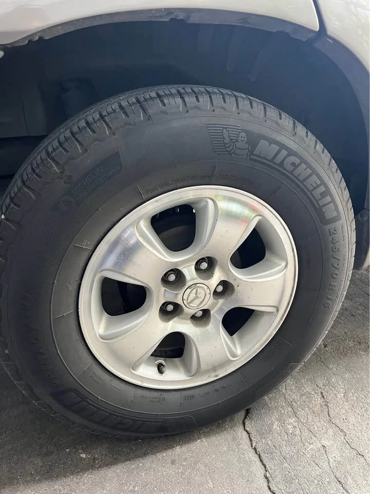 2003 Mazda Tribute I 3