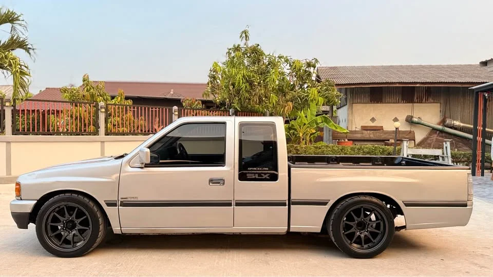 1994 Isuzu TFR III 2