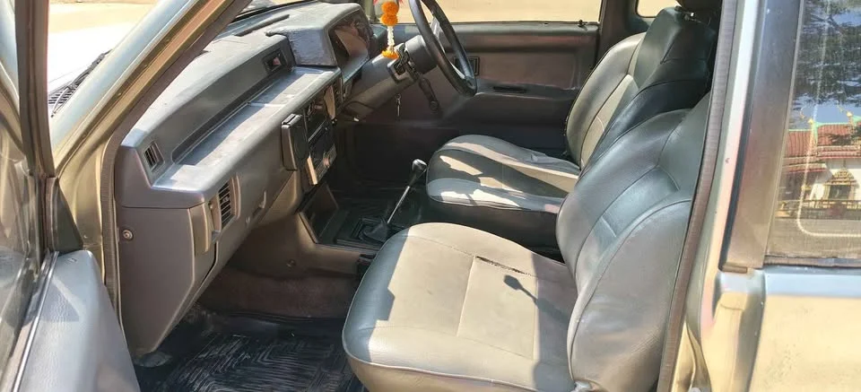 1995 Mitsubishi Triton II 2