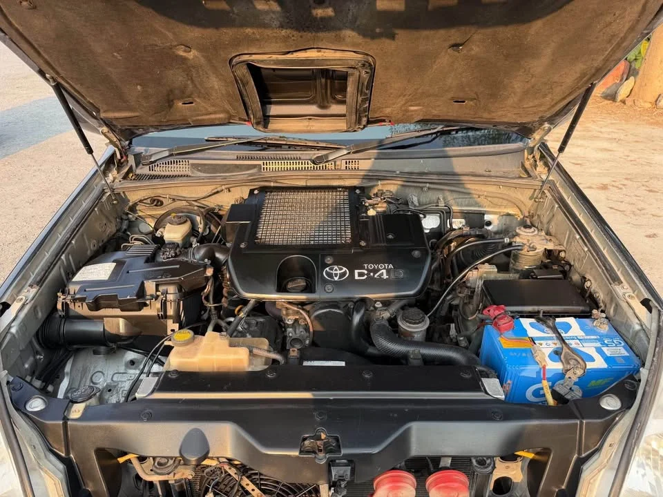 2004 Toyota Land Cruiser Prado J120 2