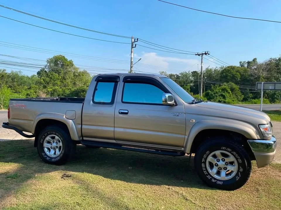 2004 Toyota Hilux Tiger VI 3