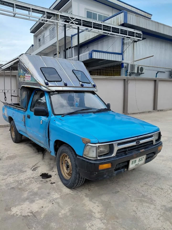 1997 Toyota Hilux Mighty-X V 2