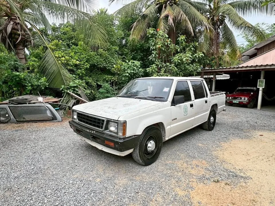 1994 Mitsubishi Triton II 3