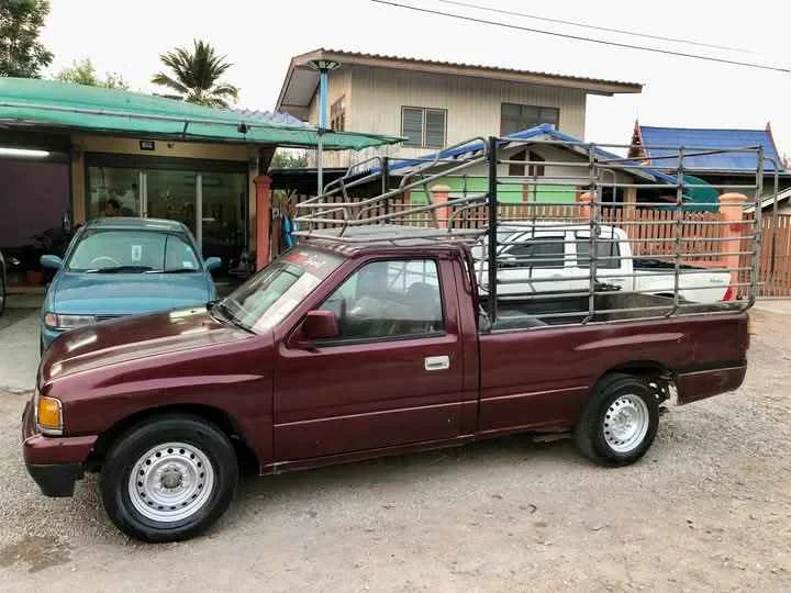 1995 Isuzu TFR III 2
