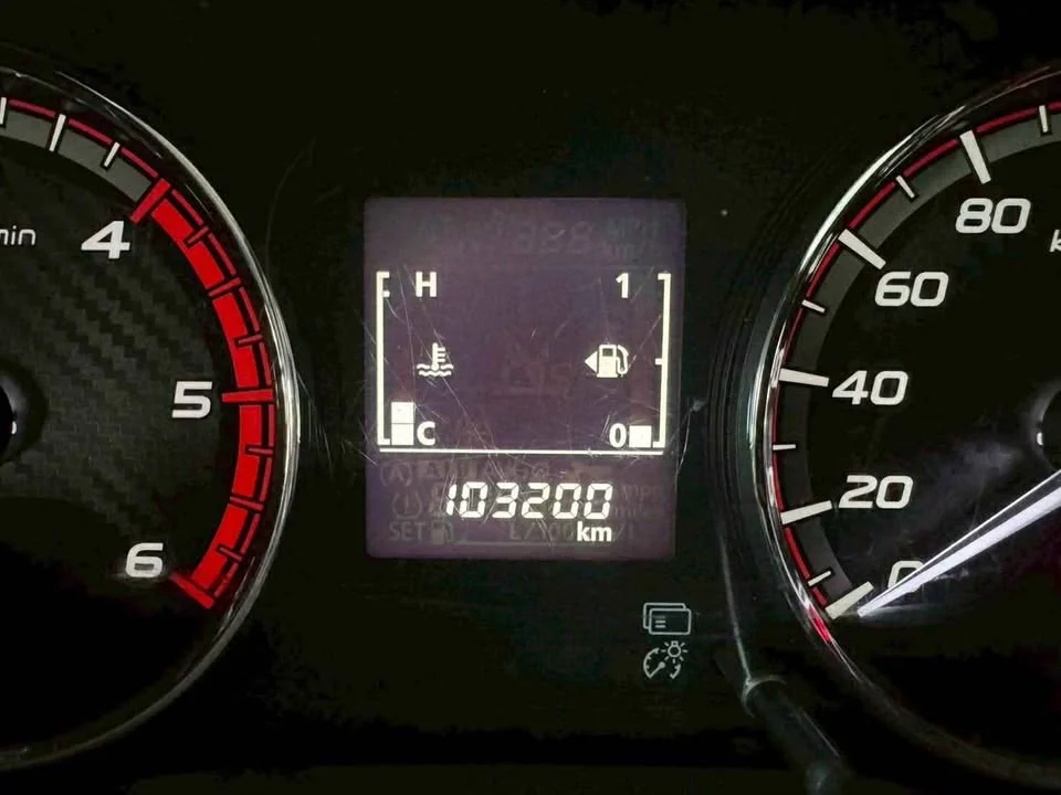 2017 Mitsubishi Triton V 3