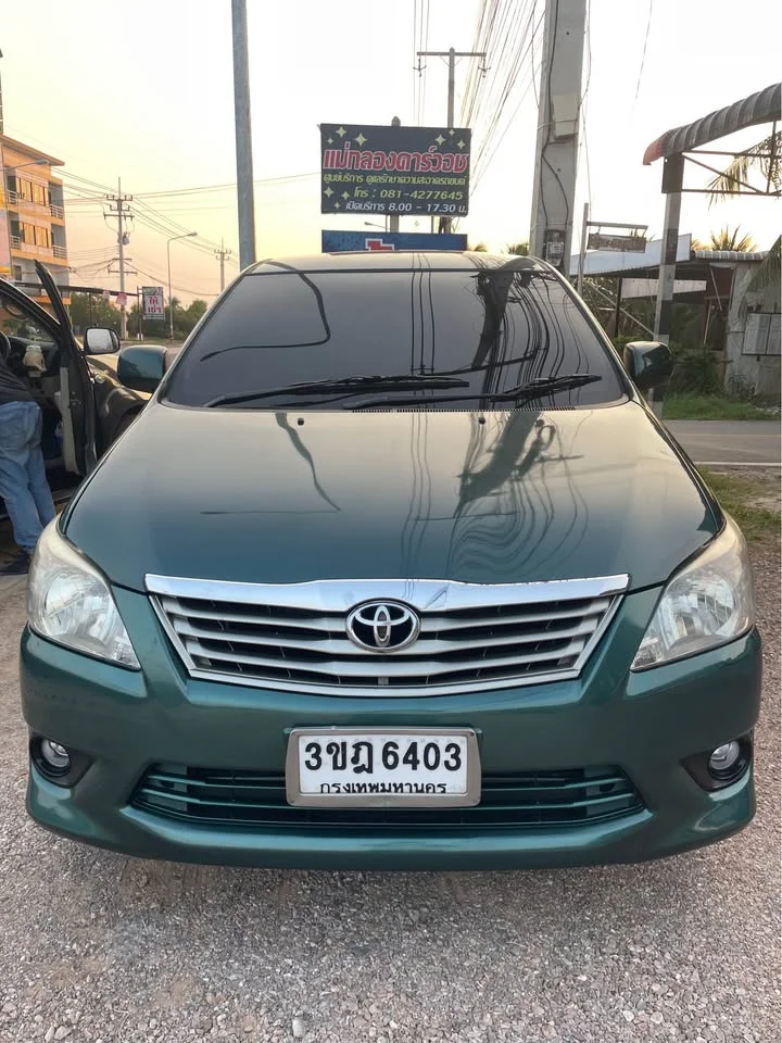 2013 Toyota Innova I 2
