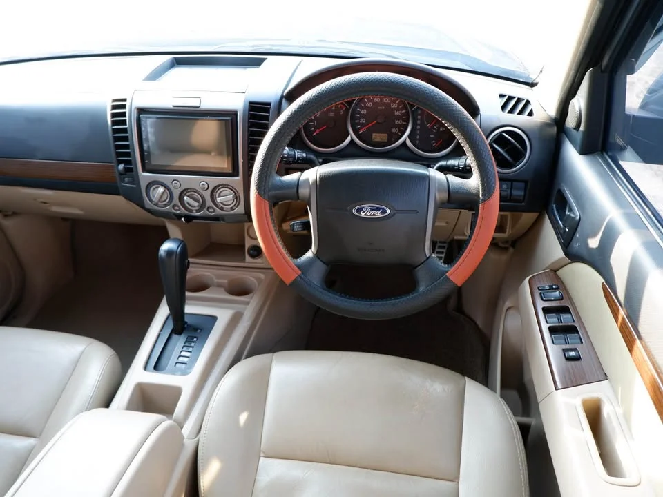 2012 Ford Everest I 2