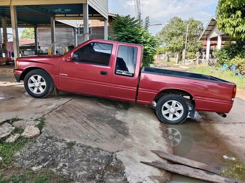 1998 Isuzu TFR III 3