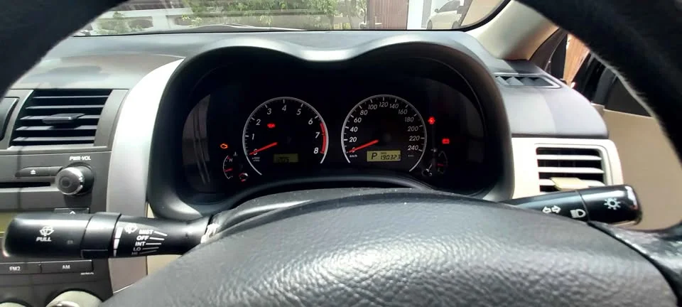 2011 Toyota Corolla Altis X (E140) 3