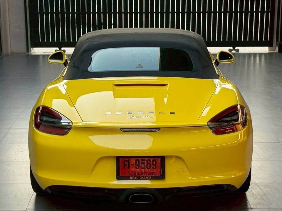 2015 Porsche Boxster and Cayman III 2