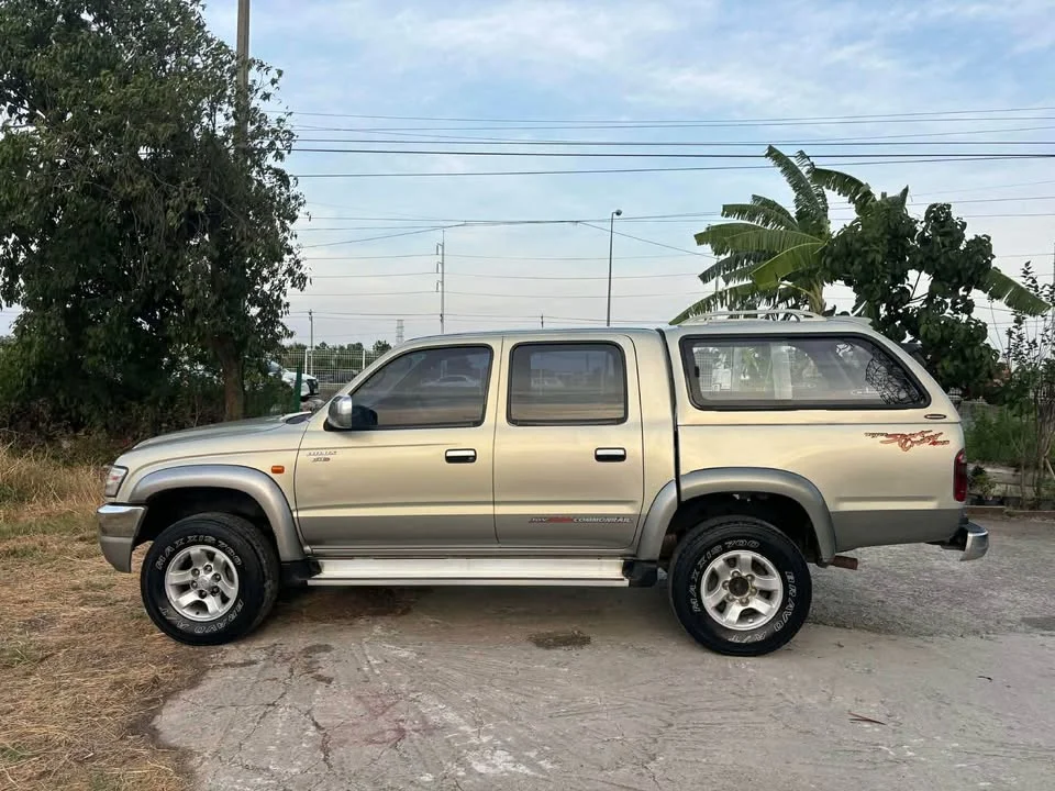 2002 Toyota Hilux Tiger VI 2