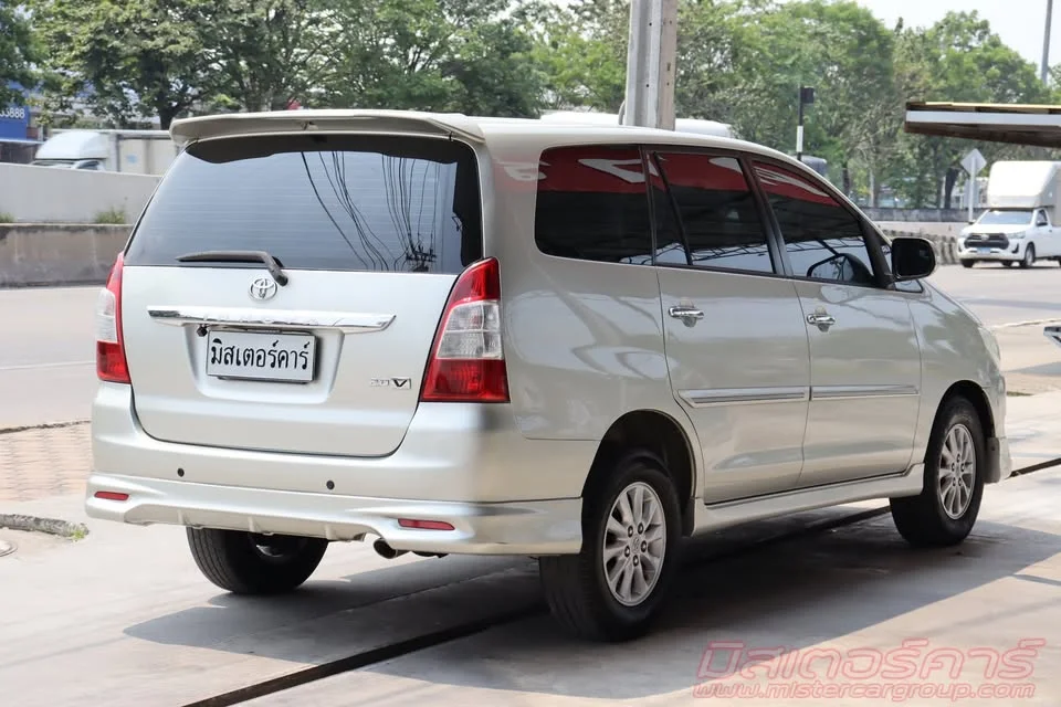 2012 Toyota Innova I 3