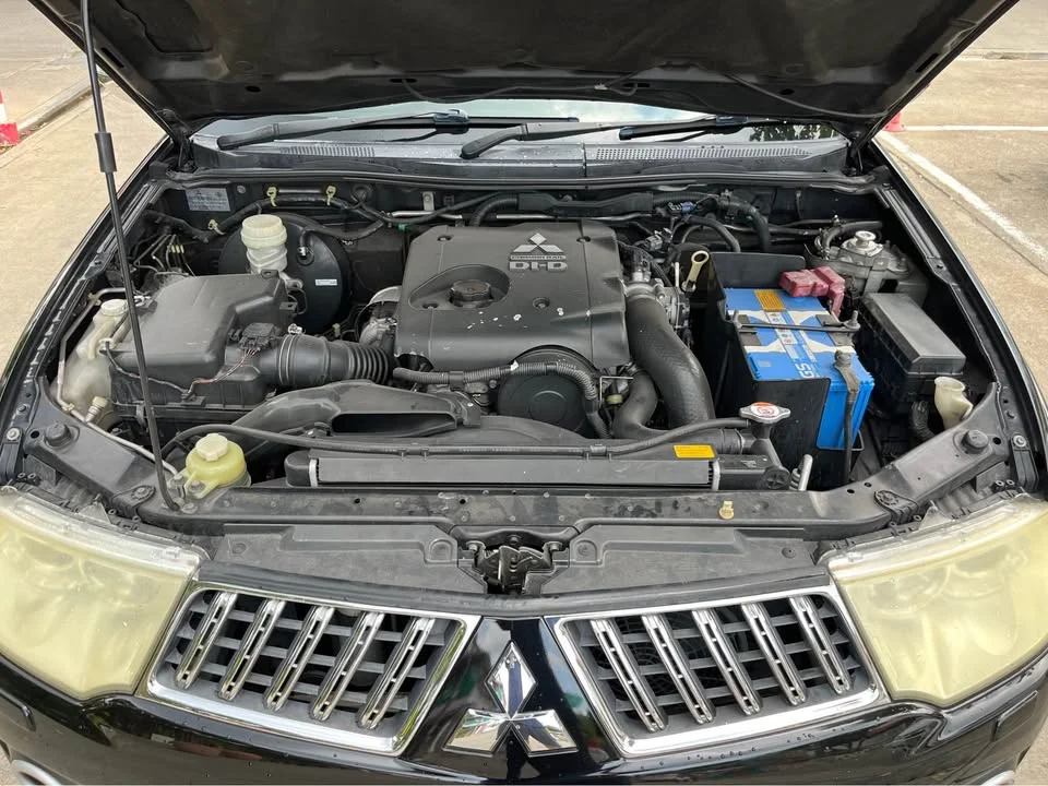 2012 Mitsubishi Pajero Sport II 3