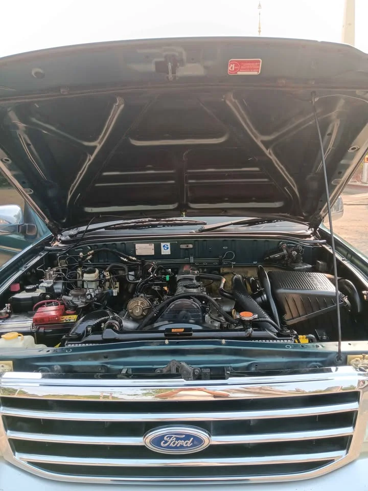 2004 Ford Everest I 3