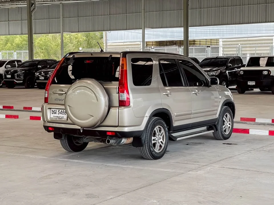 2004 Honda CR-V II 3