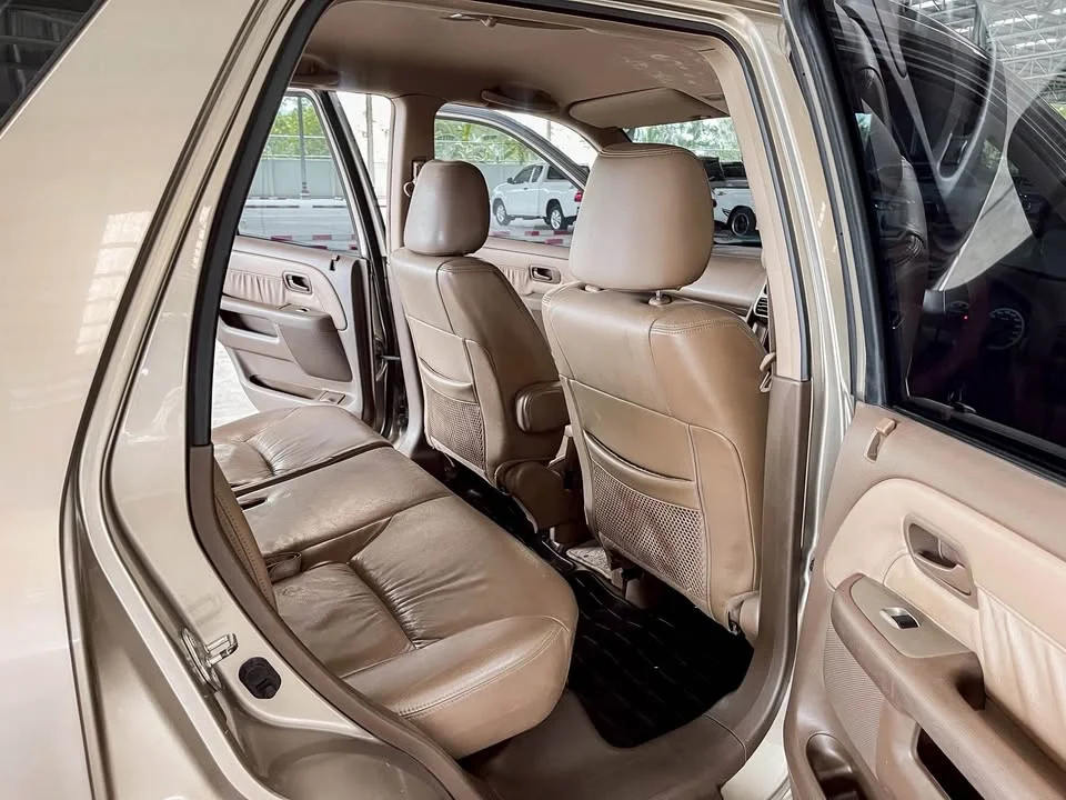 2004 Honda CR-V II 2