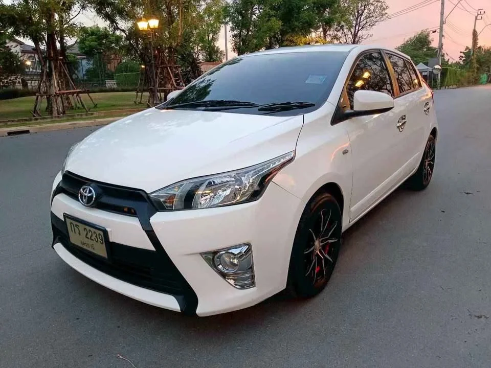 2015 Toyota Yaris III 3
