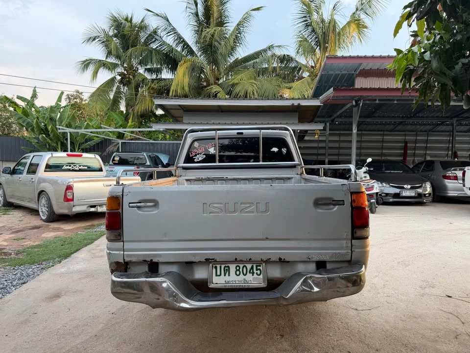 1994 Isuzu TFR III 2