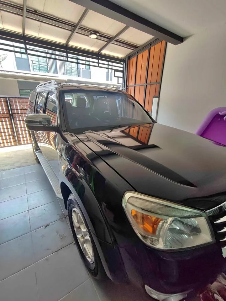2010 Ford Everest I 3