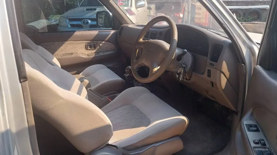2003 Toyota Hilux Tiger VI 2