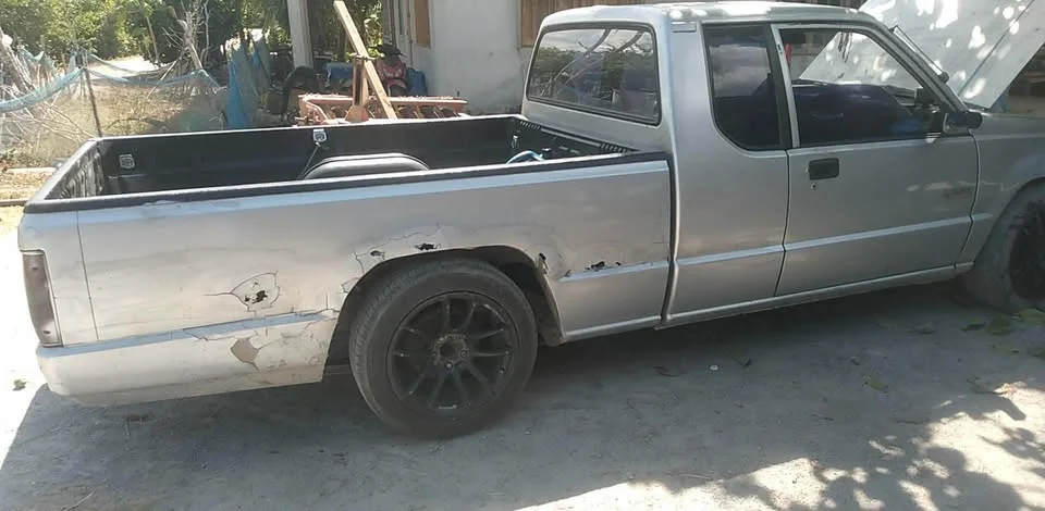 1994 Mitsubishi Triton II 3