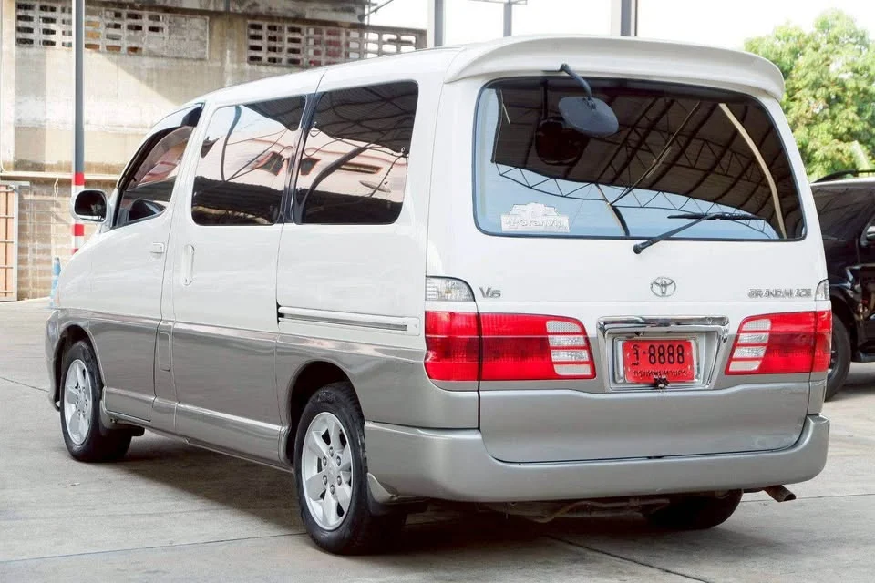 2000 Toyota Granvia H100 2