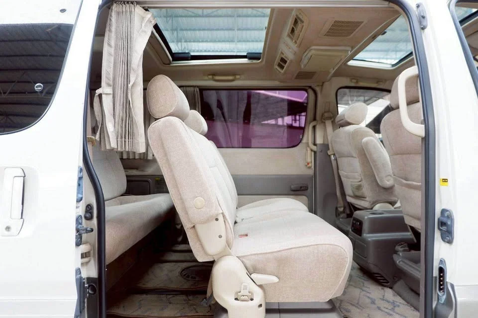 2000 Toyota Granvia H100 3