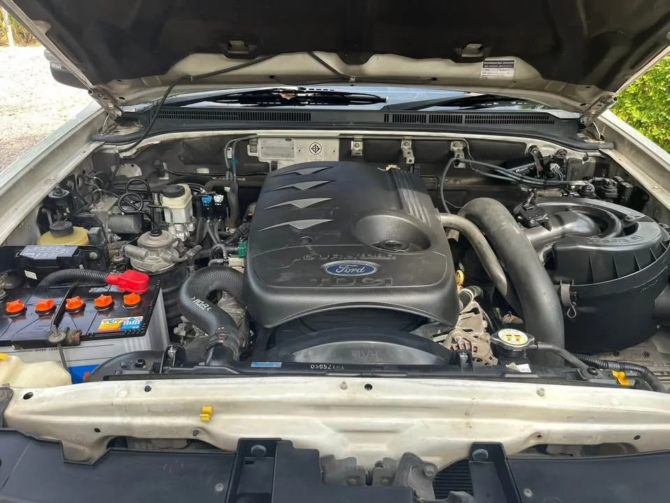 2013 Ford Everest I 3