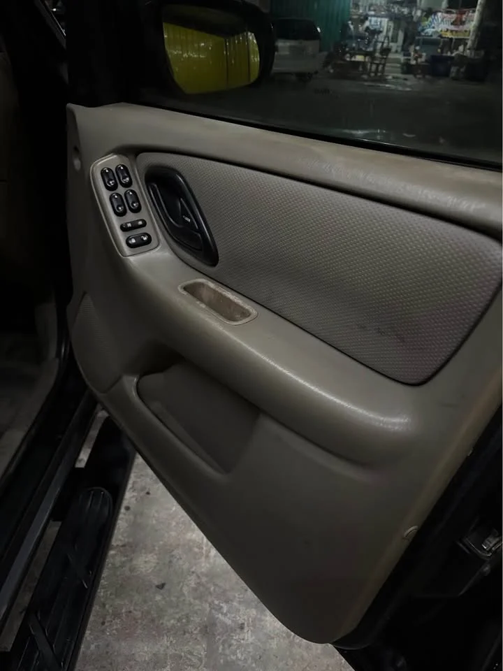 2004 Ford Escape I 3