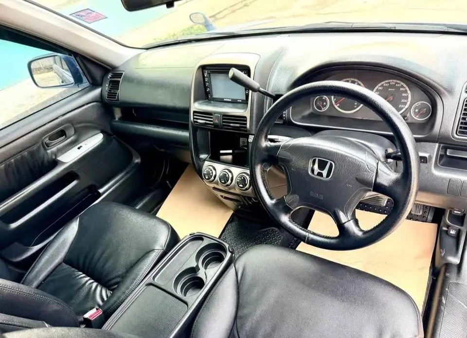 2003 Honda CR-V II 3