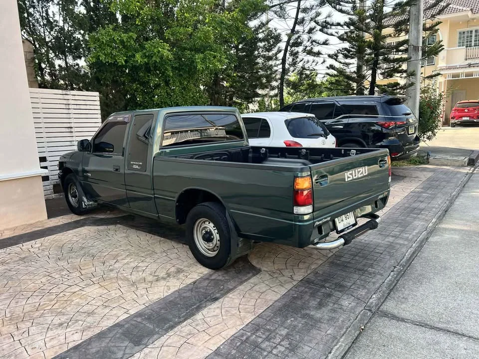1995 Isuzu TFR III 2