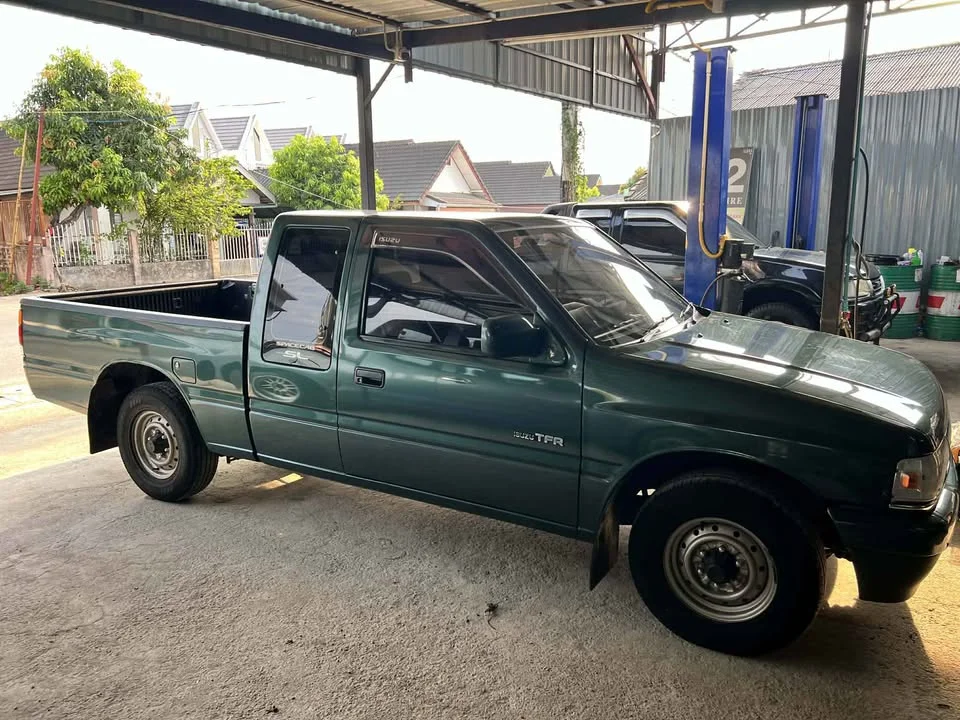 1995 Isuzu TFR III 3