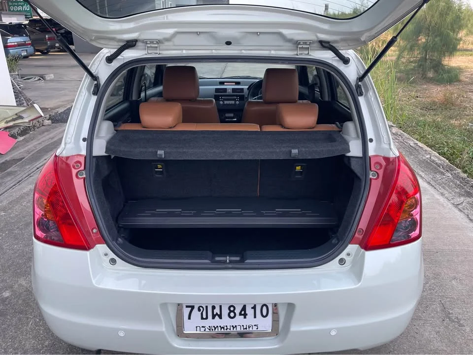 2013 Suzuki Swift I 3